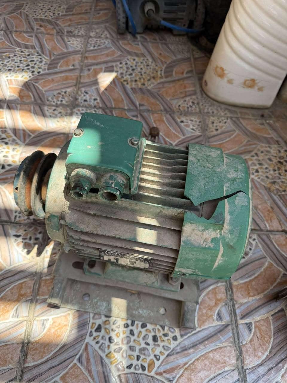 للبيع كمبريسر للأستفسار الاتصال على الرقم *********** هيثم ابو عباس
