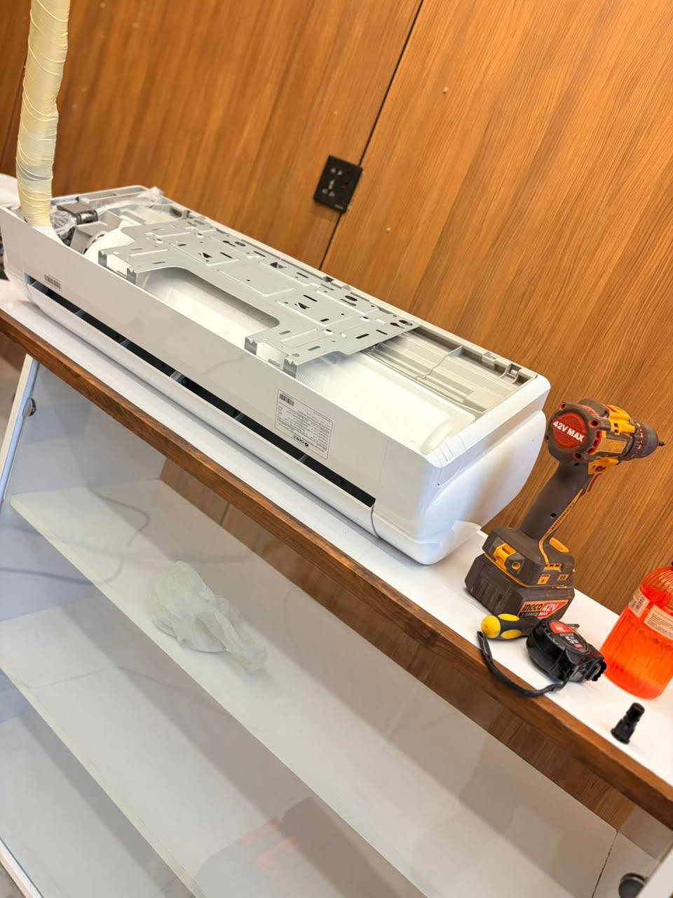 �❄️ شركة المسارات الهندسية للتكييف والتبريد ❄️🚨

✅ خبرة في التجهيز، التنصيب، الصيانة، الغسل الشامل، البيع والشراء والاستبدال
✅ تنفيذ باحترافية عالية وفق المواصفات الفنية
✅ ضمان حقيقي لمدة 3 سنوات على العمل

🔧 نختص بجميع أنواع أجهزة التبريد:
▪️ جداري
▪️ كاسيت
▪️ عامودي

🏢 جميع الأحجام والسعات التبريدية:
▪️ 1.5 طن
▪️ 2 طن
▪️ 3 طن
▪️ 4 طن وأكثر

🧊 نتعامل مع أفضل الماركات العالمية:
Gree | Tosot | Midea | Carrier | York | LG | Samsung

🧪 غازات تبريد أصلية ومعتمدة:
❄️ R22
❄️ R410A
❄️ R32

🧴 أشهر ماركات غازات التبريد العالمية:
▪️ Freon
▪️ FrioJet
▪️ Honeywell
▪️ Chemours
▪️ Arkema
▪️ Floron

⚡ خدماتنا المميزة:
✔️ فحص ضغط وأمبير
✔️ سحب فاكيوم
✔️ ضبط أداء التبريد
✔️ تمديدات مرتبة وعزل احترافي
✔️ بيع، شراء، واستبدال الأجهزة

📲 للتواصل مباشرة:
رقم الهاتف: ***********
🌐 متواجد على: واتساب، فيس بوك، إنستغرامkrar1994n
بأدارة :الاستاذ :كرار التميمي
