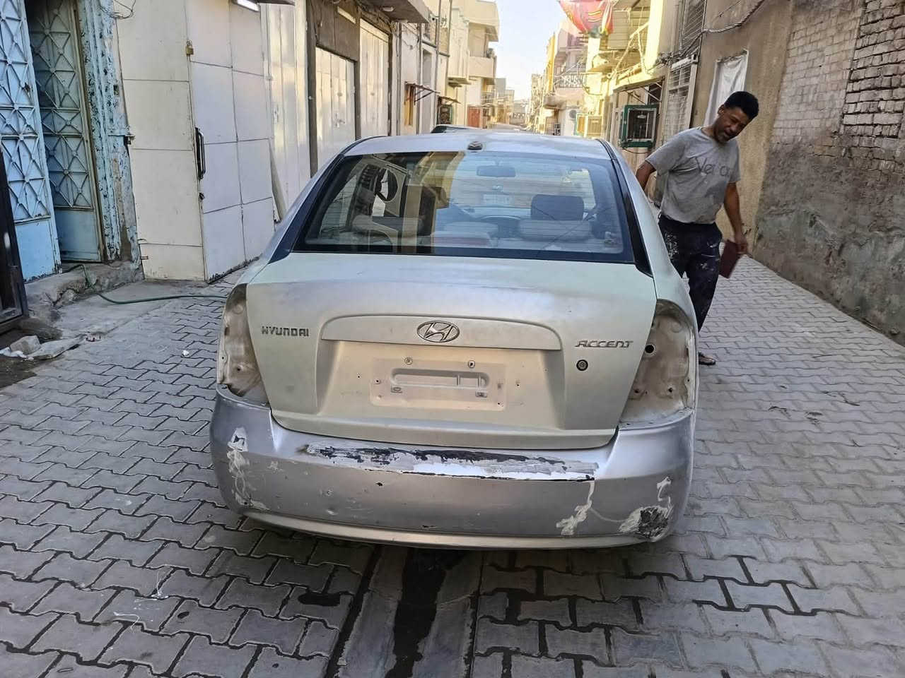السلام عليكم
اكسنت امريكي مديل ٢٠٠٩ليبل واحد 
مثبت سرعة بلستيرن 

-رقم بغداد 

-محرك 1600

- تبريد ثلج

- تخم تاير وحداديه نضاف

-غرفتها بيجي نضيفه

-السيارة مصبوغة حزام بدون دواخل اثر جراد واضح بلصوه 

-سعرها ٨٠ ورقه او بيه مجال 

-مكانها بغداد الدورة 

-للاستفسار ***********
