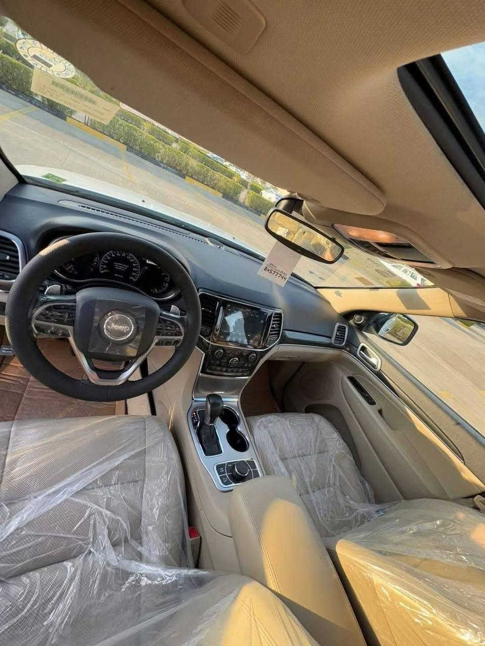 السلام عليكم
للبيع Jeep Grand Cherokee 2020 Limited Plus خليجي – Limited Plus – فول مواصفات

✅ دفع رباعي
✅ بانوراما
✅ شفتات + دوسات
✅ كشن
✅ تبريد وتدفئة للمقاعد
✅ تدفئة ستيرن
✅ صندوق كهربائي
✅ باقي المواصفات فول

🔹 السيارة ماشيه 76,000 كم
🔹 رقم أربيل وباسمي
🔹 مكان السيارة: بغداد

مبدل بستم 2014 وتمشي على أي بنزين بدون أي دوانز
مبدل باب الصدر بالوكالة

السعر 250 وبي مجال 

للاستفسار:
***********
