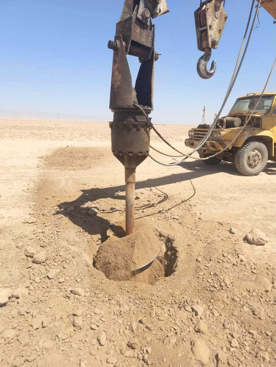 برينة للبيع مأطور هيتاشي ٨٦مع براين عدد اثنين***********
