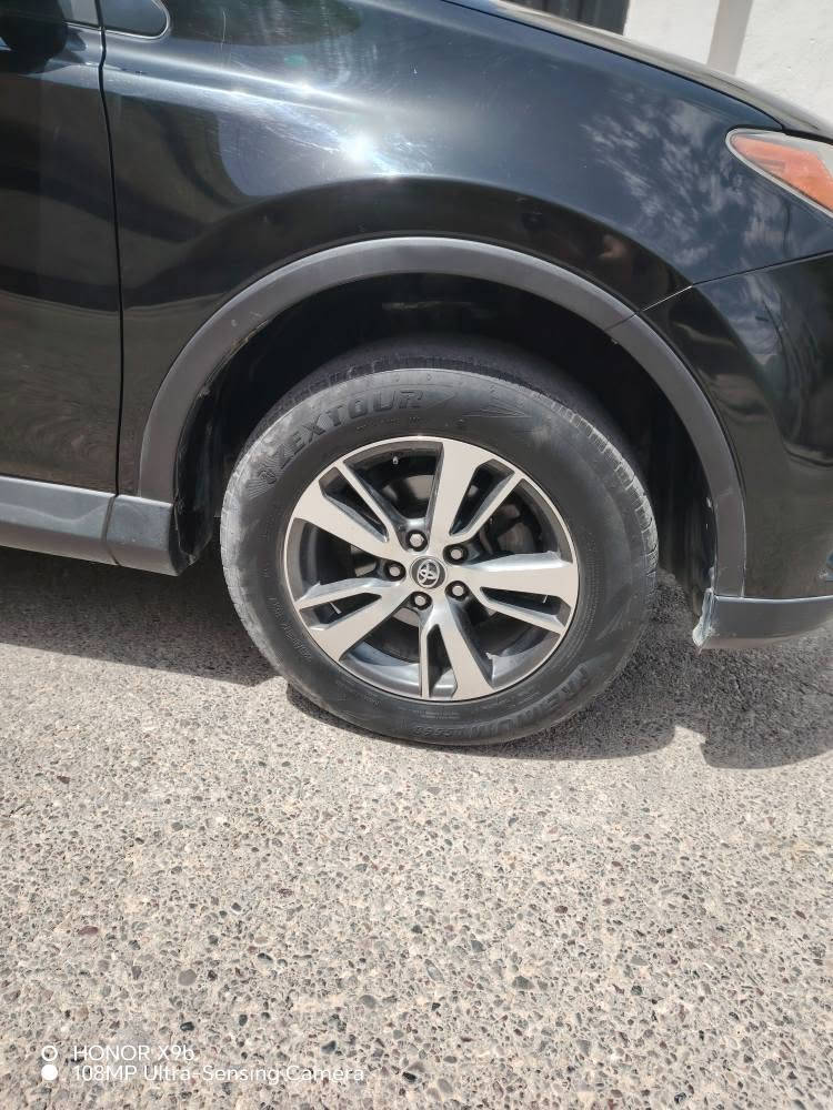 🚗 بۆ فرۆشتن: تۆیۆتا ڕاف فۆر (RAV4) مۆدێل 2018 XLE

سەیارەیەکی زۆر خاوێن و بێ کێشە بۆ فرۆشتن:

جۆر: XLE

ڕەقەم: هەولێر (ڕەقەم و سەنەوی نوێیە)

ڕۆیشتوو: 145 هەزار کم

بارودۆخ: زۆر خاوێنە و هەموو شتێکی بە شەرتە (بزوێنەر، گێڕ، شەسی).

لێدان: تەنها لێدانی پشتی هەیە (وەک لە وێنەکەدا دیارە)، باقی شوێنەکانی بێ کێشەیە.

💰 نرخ: 175 وەرەقە (18,000 دۆلار)

📍 شوێن: هەولێر 📞 بۆ پەیوەندی و زانیاری زیاتر: *********** أربيل, العراق
