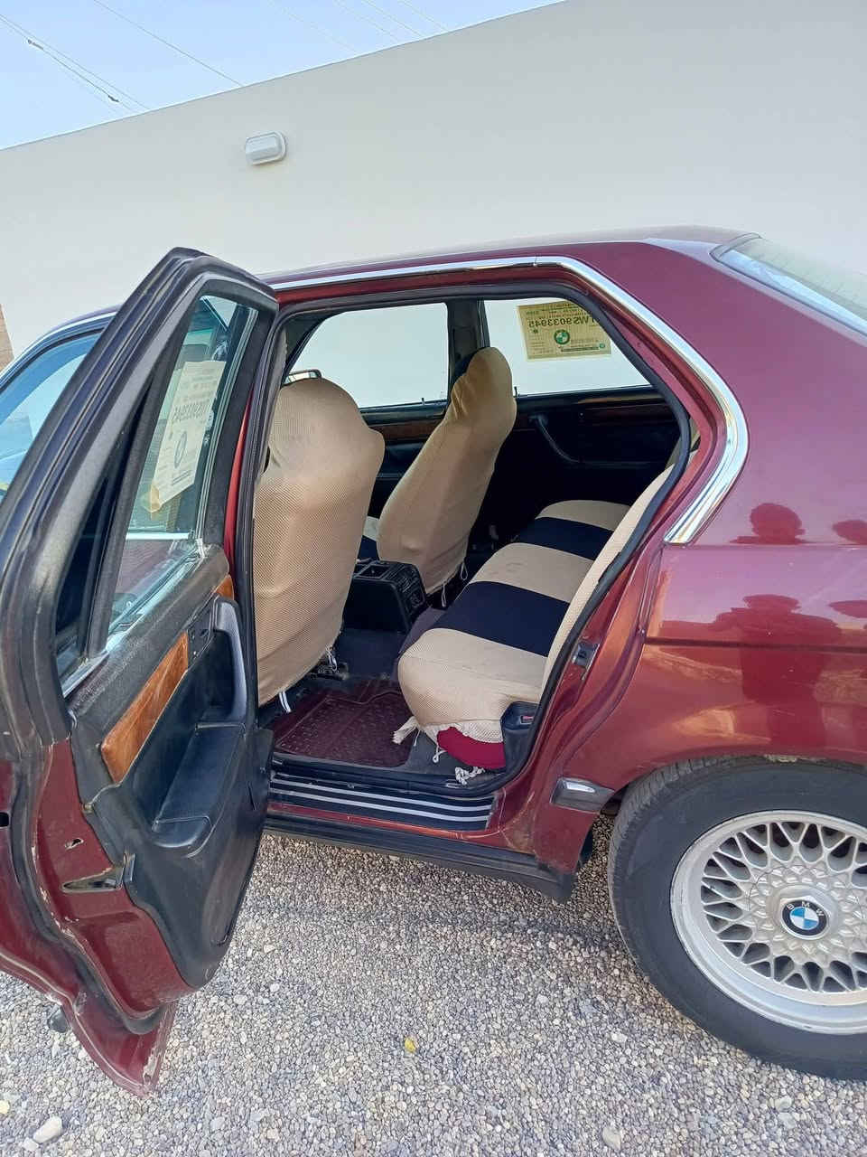 سلام عليكم للبيع بي ام حجم 730 موديل 92 سياره جاهزه كهربائيات من دعاميه لدعاميه على وضع الشركه وشغالات كير ومحرك فول وشرط تبريد ويه السويج صدر امامي خلفي جديد سياره مال بيت مامتعوبه مصبوغه حزام فقط لجماليه سنويه لل 28 رقم انبار تحويل مباشر بسمي مكاني صقلاويه الشهداء الثانيه السعر 55 ورقه وبيه مجال رقم صاحبه اني مكلف بلنشر ***********
