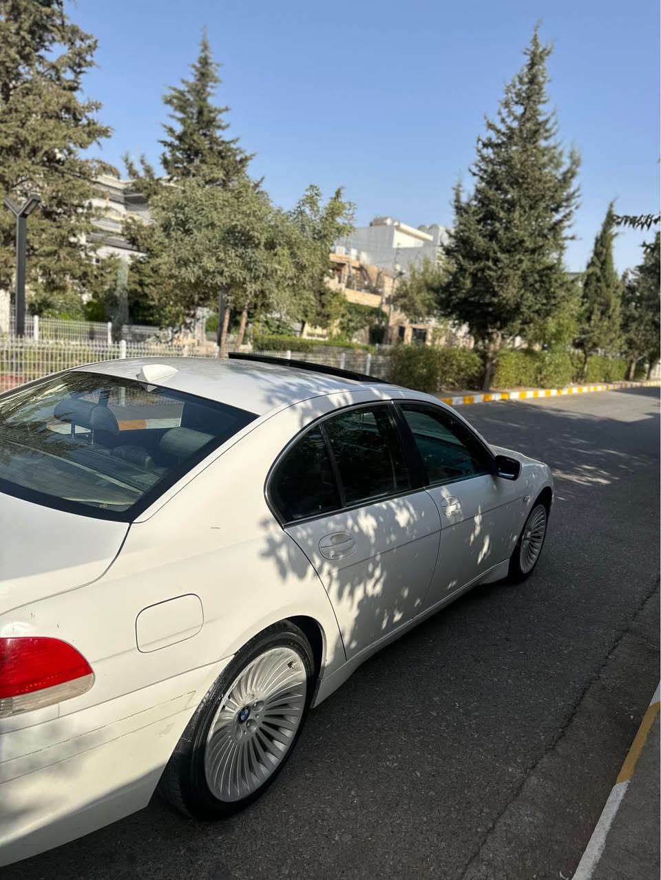 سەرەتا بەناوی خوای گەورەو. مهرەبان
BMW745 v8دەرگالارج فوول فولی 2009قەپات مواسەفات✅
ساخە سەیارەکە بی دەعم و لیدراوی و بۆیاخیشی نیە ✅ 
بەشەرتی گیڕو مەکینەو کارەبایەتوو هەمووشتیک ✅
کۆدی بۆ کراوە ئەوراقی کۆدەکەشی ڵەگەڵە بەشەرت✅
سەیارەکە زۆر پاکو جوان و نموونەیە کەم ڕۆشتوە عەزیت نەدراوە هەموو گیانی لەسەر دەقیشەریکە ماوەتەوە گۆڕینەوەم نیە تەنها فرۆشتن پیوستم بەپارەیە بۆیە ئەی فرۆشم سەیارە مەعرەز نیە هی  دەسی خۆمانە شوین سلیمانی سعری 49وەرەقەو مەعامەلەیە پارە یەک شاهینەی بڕاوەش نیە*********** السليمانية, العراق
