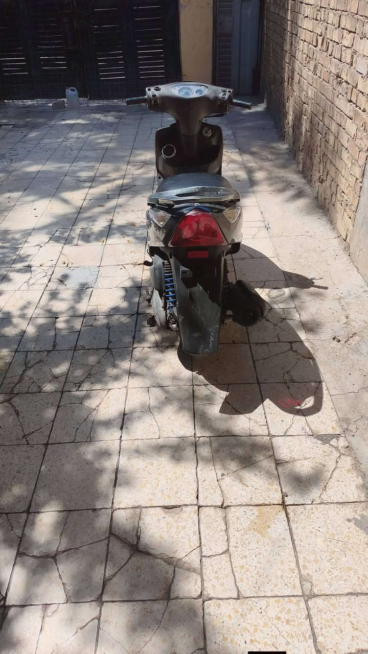 ثعلب للبيع السعر 250 وبيهة مجال حك الجية مامتواجد فيس
***********
