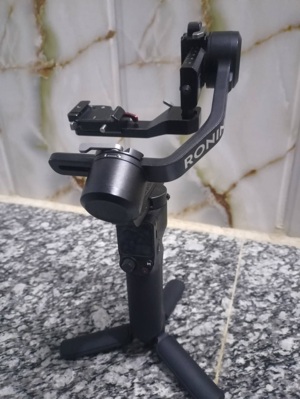 رونين جديد DJI 3 MINI
سعر 225 وبي مجال
