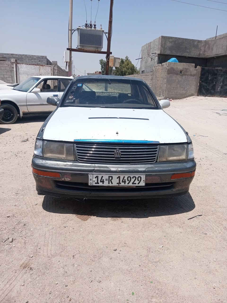 السلام عليكم سياره بطه كفاله عامه من العيب الشرعي رقم بصره انجليزي تحويل مباشر مكينه كير جدد سياره جاهزه عاوزها بس رشه الصبغ كفاله من الضربه والقص والنقل جثه ولصوليات والتحويل والغرامات السياره مال جناي سعر 38 وبيها مجال للشراي مكان السياره البصره ***********
