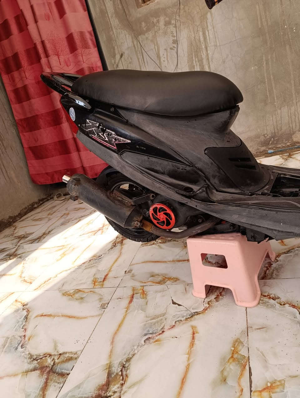 سلام عليكم ماكس عدله للبيع بيهه نقوصات صفحت الهندر مكسوره كهربائيات شغاله مفتوحه الدراجه مكانهه تنومه دراجه كلش حلوه بس مهموله ماعندي فلوس ارتبهه يرادلهه كلجات 
***********
