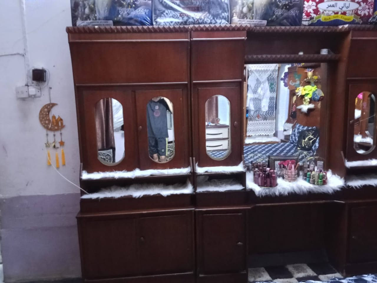 غرفه للبيع الاتصال على الرقم ***********
