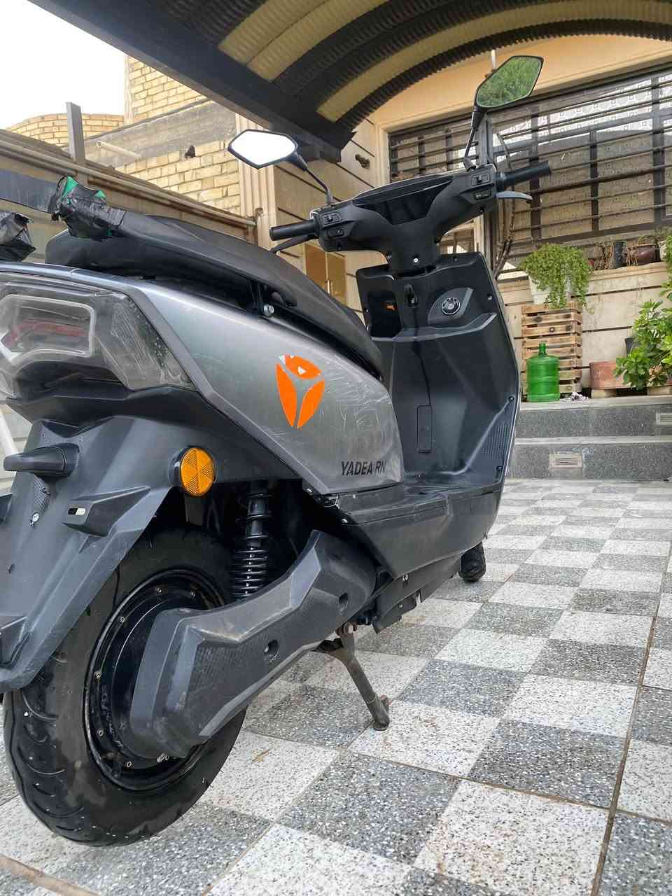دراجه شحن ياديا rn
6 بطاريات حجم جبير تمشيك تقريباً 60 كيلو الى80 حسب لسياقه ولسرعه
شحنها6 ساعات 
دسك امامي وطبله خلفيه 
بيها يو اس بي شحن للتلفون 
 شاشه Lcd
ضوء led
انذار 
نظام ل r بيها ونظام بارك
بصمات ثنين وتشغيل عن بعد وقفل وفتح 
السعر 680 وبيها مجال دراجه حلوه وتمشيك وبطاريتها متعبانات 

العنوان ابوغريب 

***********
