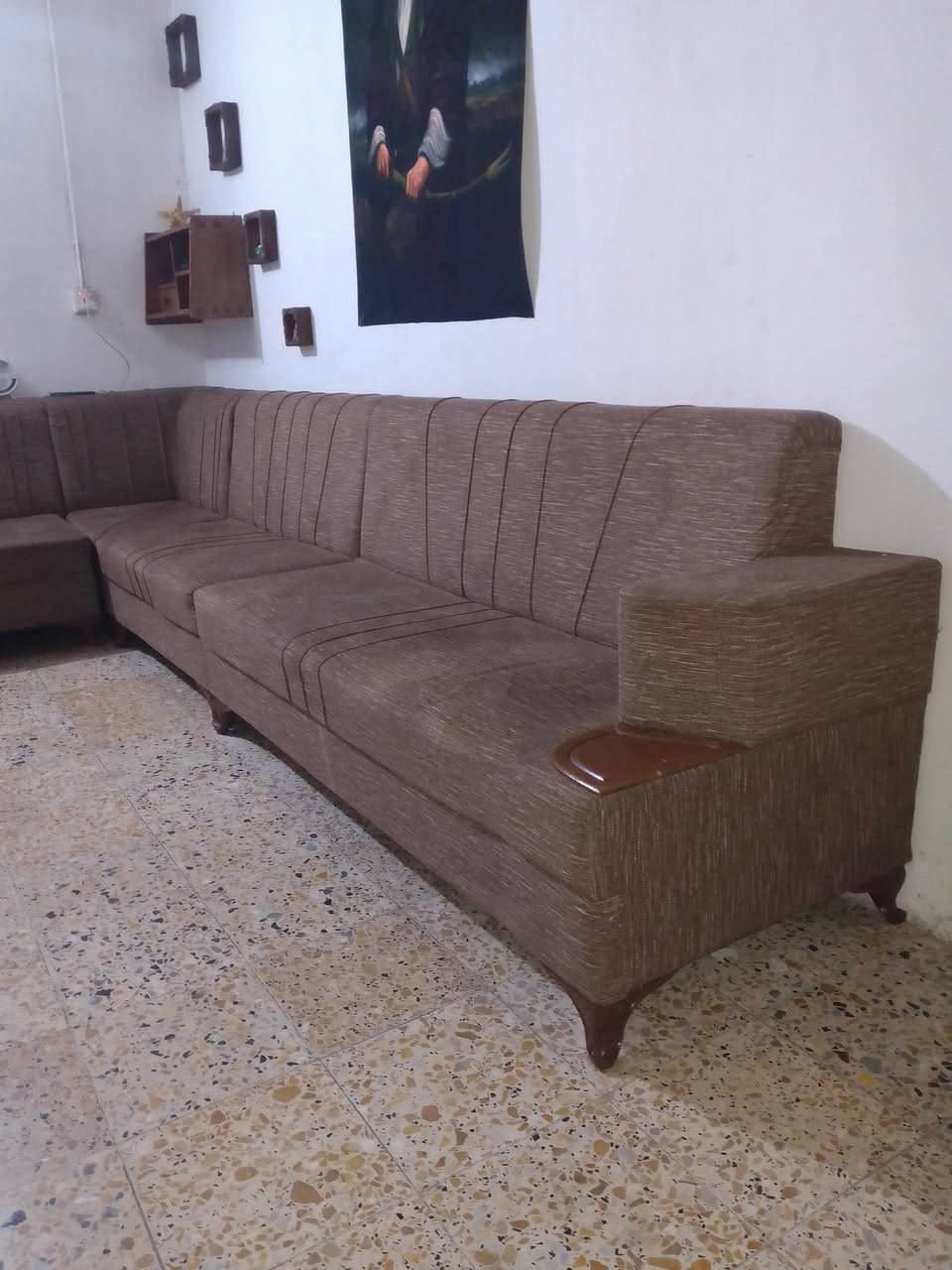 ديوان 10 مقاعد تزكام بلوك سعره 275 وبي مجال بصيط العنوان حي أور ام الكبر والغزلان الرقم. ***********
