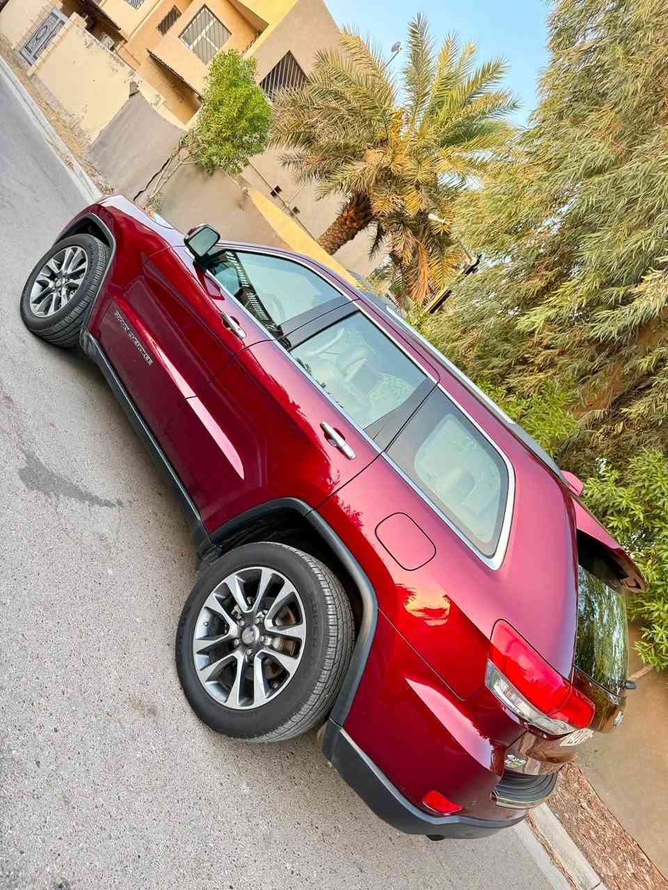 السلام عليكم للبيع فقط بدون مراوس 
جيب خليجيه وكالة هارلم (2018) لمتدد بلاس
رقم اربيل – فئة Limited Plus أعلى مواصفات
ماشيه 117 كم 
داخل جلد فاخر لون اوف وايت لون بيجي
شاشة جبيرة مع Android Auto و Apple CarPlay
شاشتين خلفية متعددة المهام + شاشة أمامية ثالثة
سستم صوت 10 سماعات مع صب ووفر
تبريد قطعتين + مقاعد أمامية تدفئة وتبريد
كشن خلفي مع تدفئة
كشنات ذاكرة + حضن + كهرباء
فتحة سقف بانوراما + تبريد ثلاجة
مناخين منفصلين
تشغيل عن بعد + بصمة
رادار توقف خلفي + نظام تحذير اصطدام + مانع تصادم
شفتات كير خلف المقود (رياضي)
حساس مطر أوتو + أوتو ديم مرايا 3 قطع
مرايا قلاب مع شفط كهربائي
صندوق كهربائي فتح وغلق
لايت زينون + زراك لايت
ويل كب 20 إنج + تايرات تخم جديده قبل اسبوع شادهم
السياره صبغ فقط ربع البنيد والباقي كفاله 
مكان تواجد السيارة: بغداد / الغزالية 
السعر 225 
للاتصال ***********
