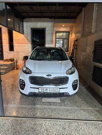 كيا سبورتج خليجي موديل 2017  ماشية 127000km  سليمه من الضرر ما عدا بعض...