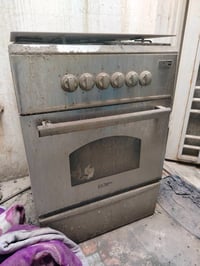 طباخ نوعية زينة وشغال هو والفرن مالته وبيه سيبايه ولان متروك صار شوية ...