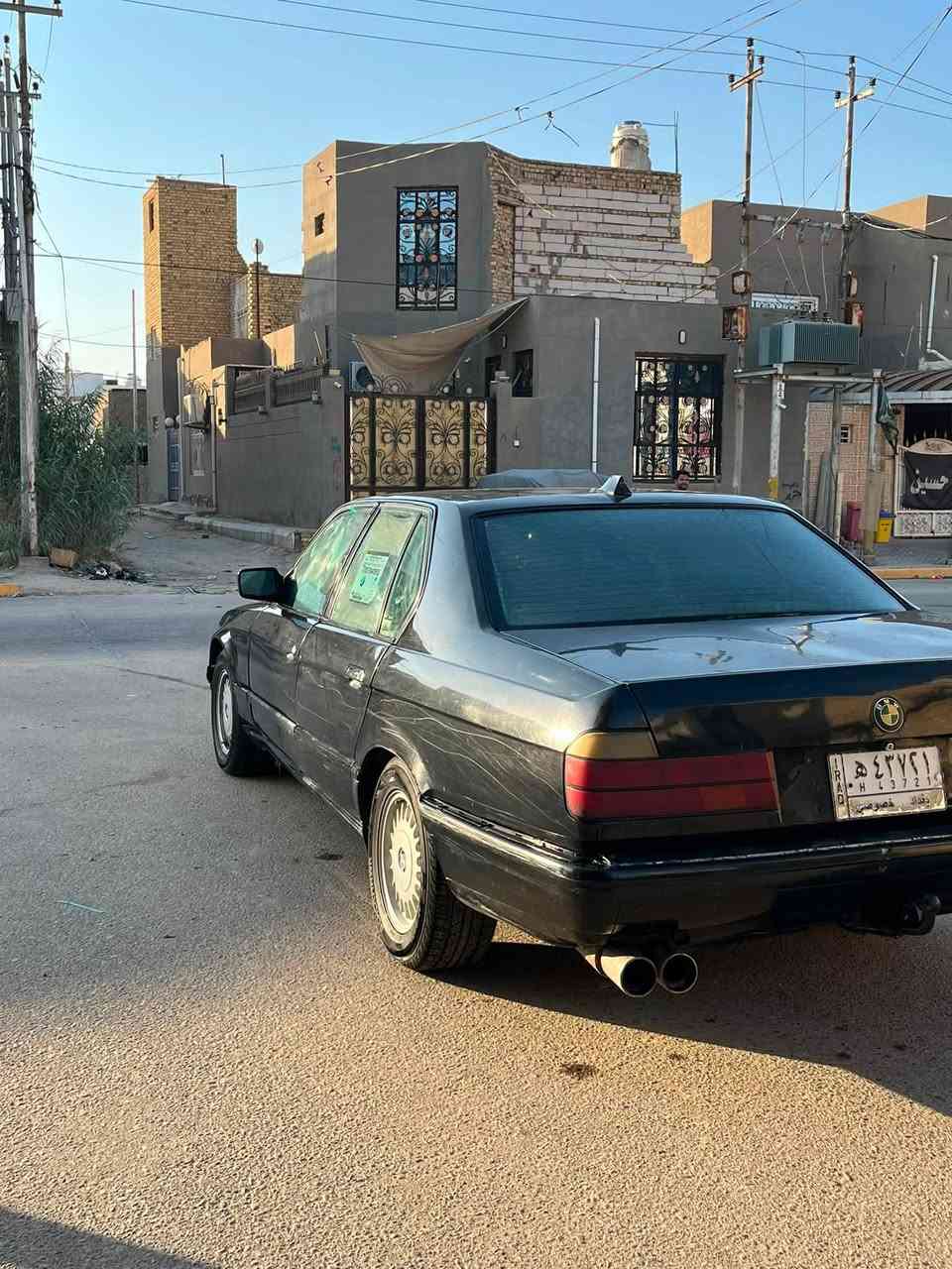 السلام عليكم  للبيع   BMW موديل 1992 730 مفتوح 6 سلندر رقم بغداد وتحويل ثاني يوم كير ومحرك بشرط بالجيس تبريد ثلج قطعتين تبريد  الحماوه انساها غرفه جلد بالجيس السياره ابلاديه شرط مصبوغه عام جماليه السياره نضيفه صرف البانزين اقتصادي للاخير  سنتر لوك كله شغال ولا كلوب مشتغل بالدشبول 
المكان دوانيه  
 السعر 40 السياره رقم ***********
