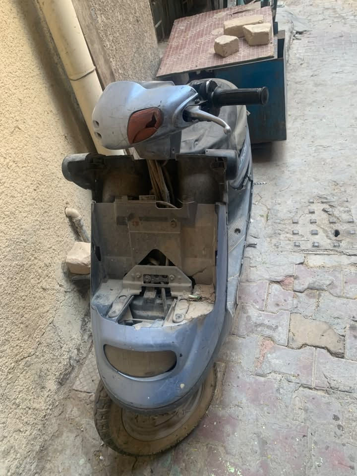 دراجه منغولي للبيع صارلها فتره طويله متروكه 

‭***********‬
