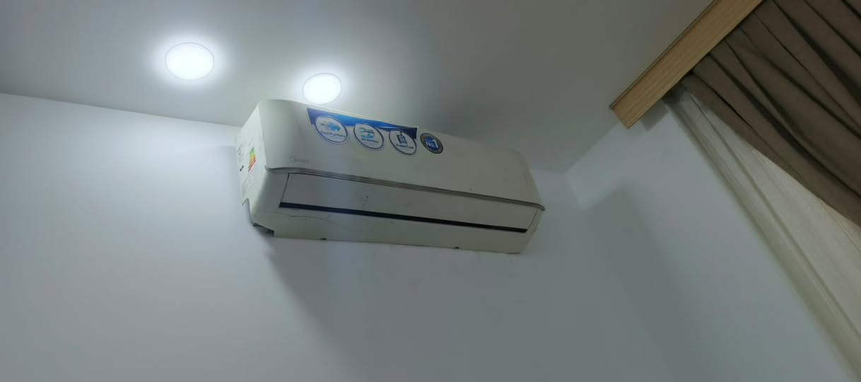 التواصل خاص او ع رقم
***********
غرفه شبابيه سريرين منفصل بيها ضرر بسيط وتعديل سعر 250 وبيها مجال
مبرده اصليه شارك ام لخرطوم ب200 بيها مجال
سبلت ميديا لاصلي باب اول بي فطر بل كفر مال داخلي ونقص فقط غاز ب300 وبي مجال
فرن ب50 الف العنوان الدوره البعيثه مستعجله ع بيعتهم ‼️✅
