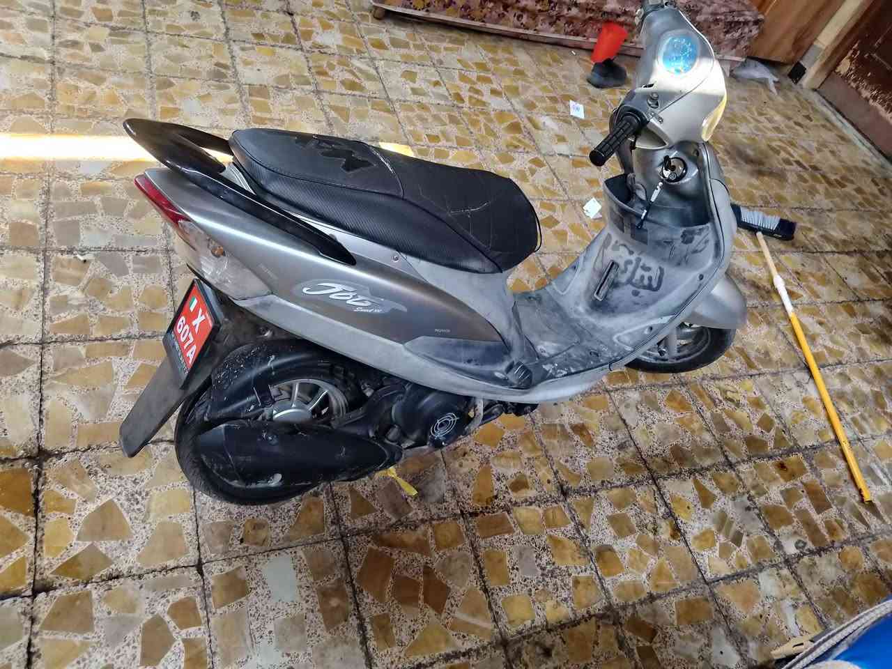 سلام عليكم دراجه ماكس قجمه كلشي مابيها فقط طاك لستان موجود بس صفح سعر 575 بصره حيانيه ***********
