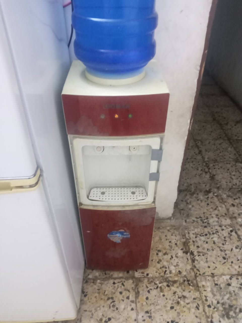 مبرده ساعتين شغاله 75
ثلاجه 12 قدم 100
براد نضيف 40
دوشك سفتج عرضه متر وعشرين30
‏‪***********‬‏ غير متود على نت

واكون غساله نضيفه50
وبلازمه 32 سعر75
