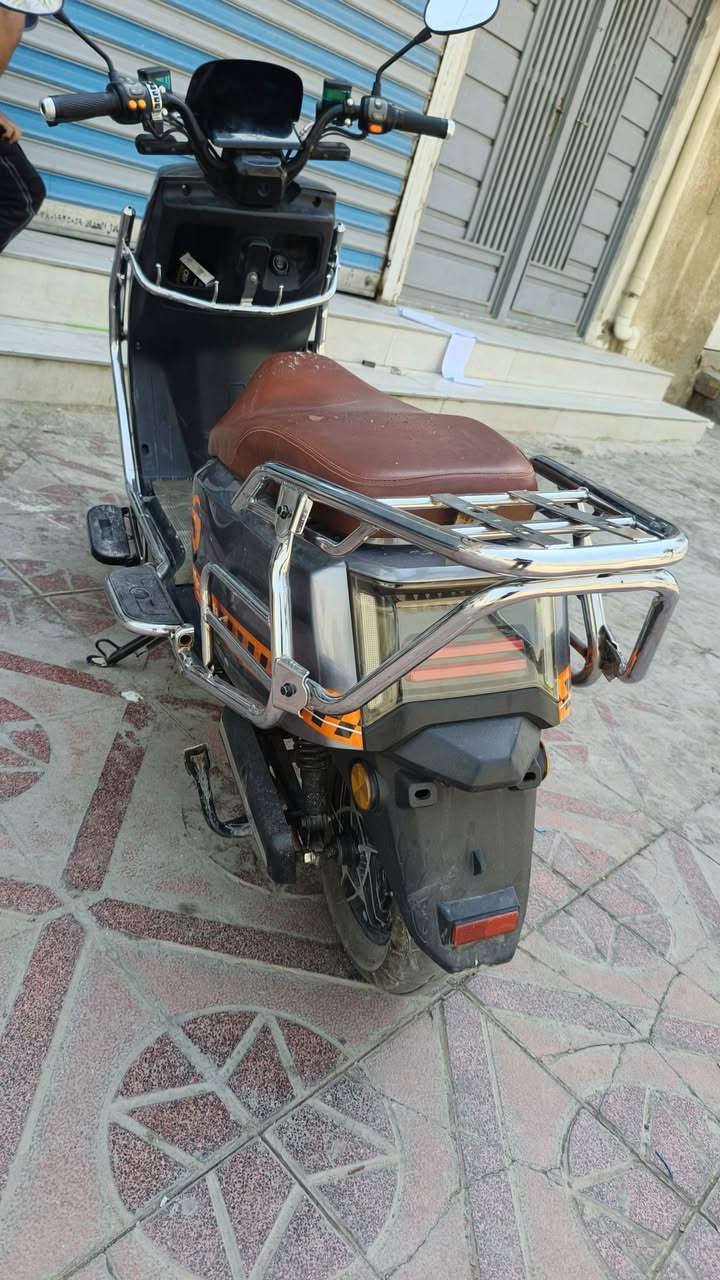دراجة شحن للبيع نوع الجوهرة البحرية  السعر 750 السرعة 100 3 سرعات الكير العنوان بغداد الغزالية 
***********
