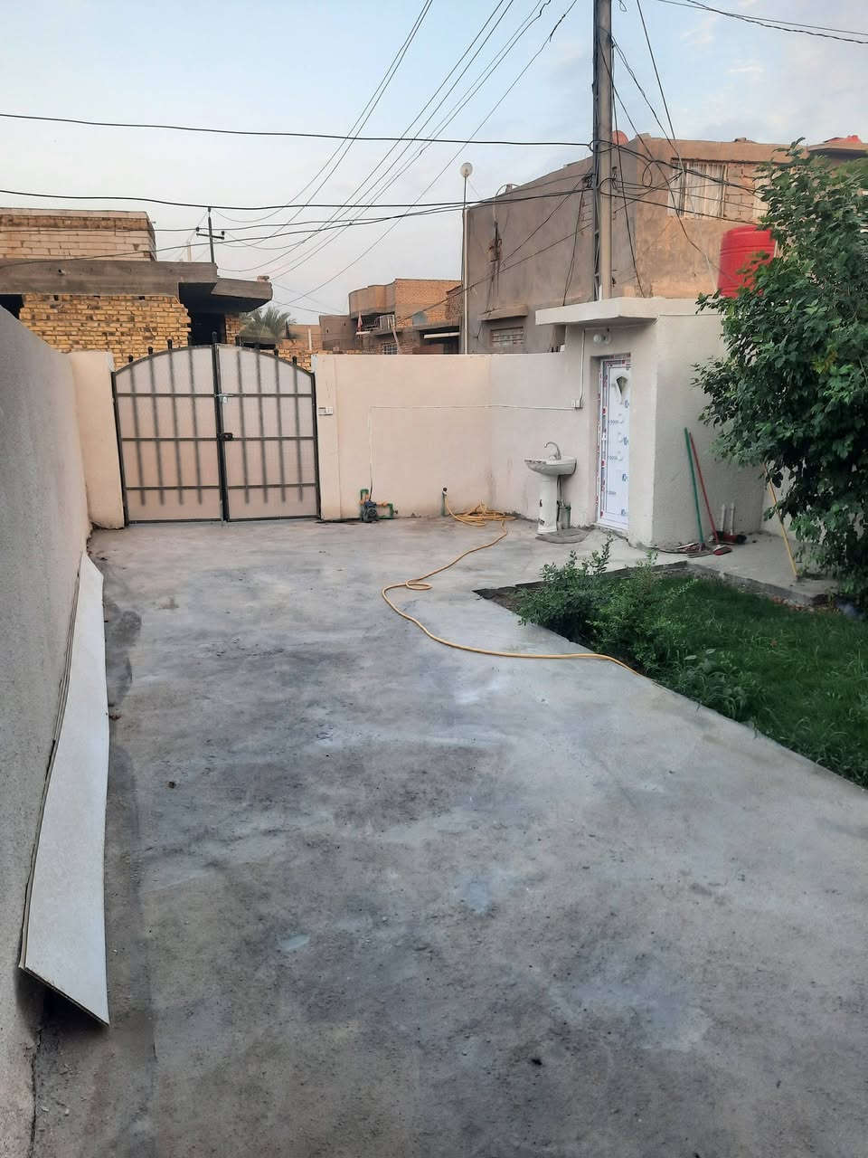 ابو غرق • ٢٠٠م زراعي • تسليم مفتاح