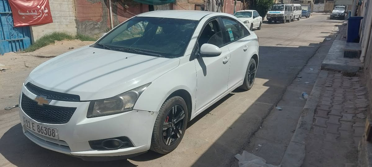 شوفر ليت كروز مديل ١٢ خليجي محرك ١٨٠٠ تبريد ثلج كير ومحرك جيد جداً بيها صبغ جاملغ الايمن والدوسات السونار بالمنشور مكاني بغداد الحسينية مال الراشديه السعر ٦٨ وبيها مجال ***********
