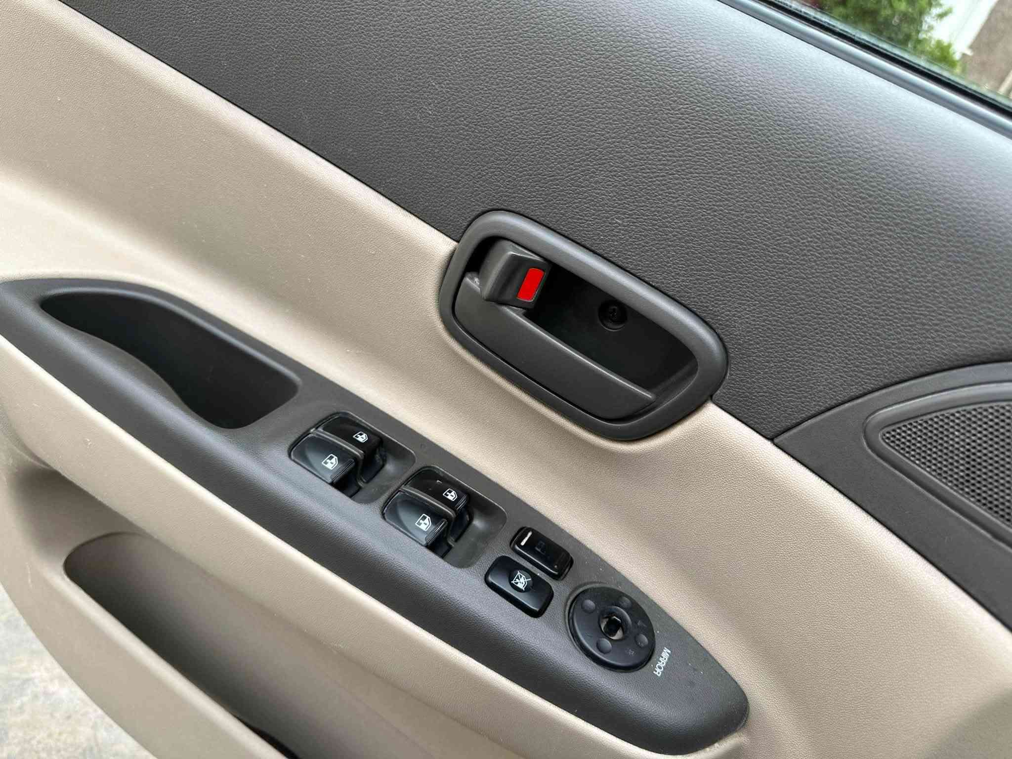 اكسنت ٢٠١٠ • محرك ١٦٠٠ • ١٢٠ الف كم