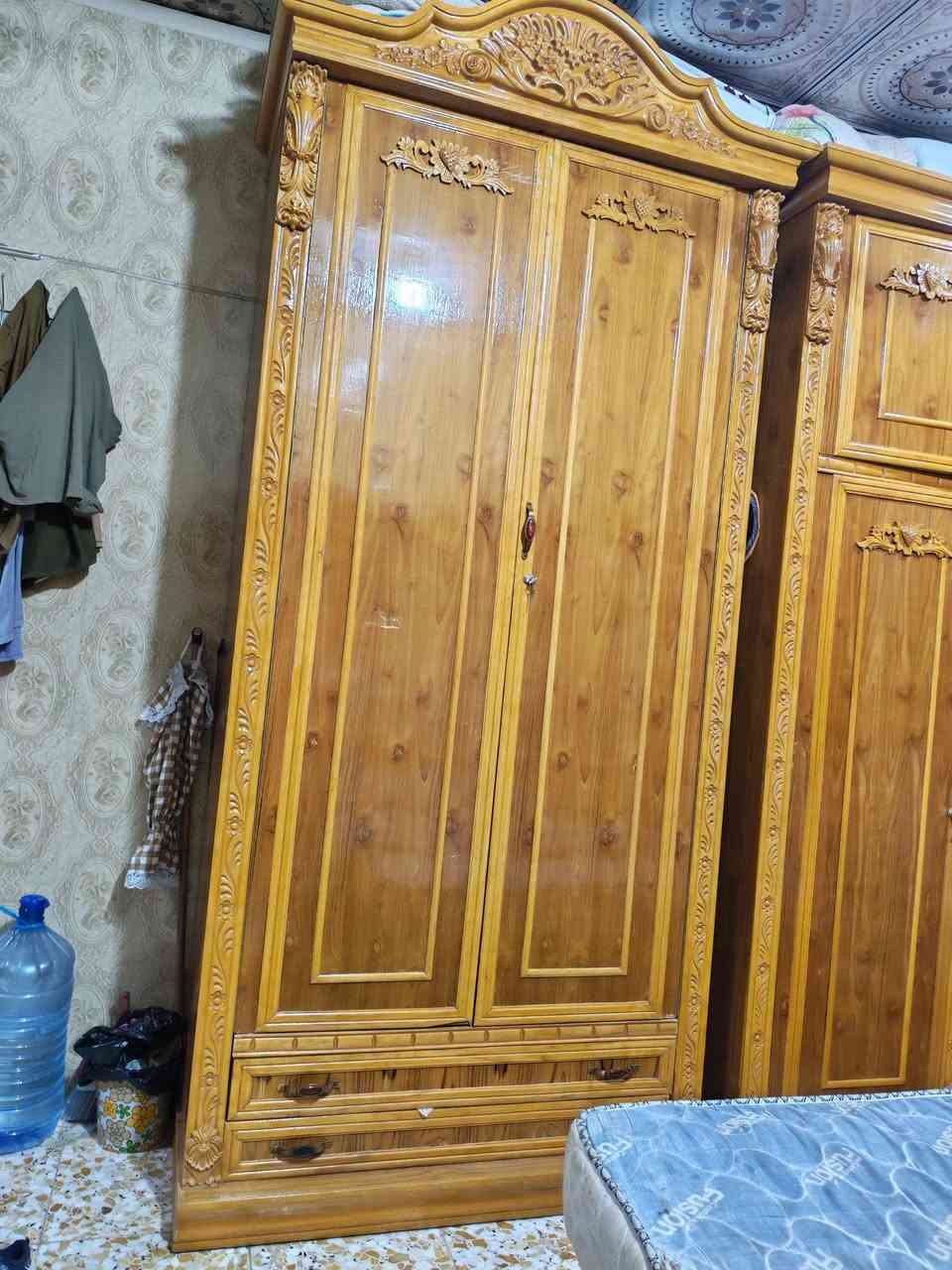 خشاب تسكام للبيع استخدام قليل سعر مليونين ونص للتواصل مراسله هذا رقم ***********
