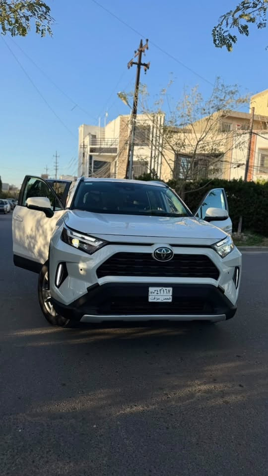 راف فور هايبرد موديل ٢٠٢٥
ممشى ٦٠٠٠كيلو 
السياره بحاله الوكاله 
جاملغ خلف سائق بارد 
تبديل باب جنطه 
جويه بسيطه بالحوض فقط 
السياره مال جنيه 
المنصور***********
