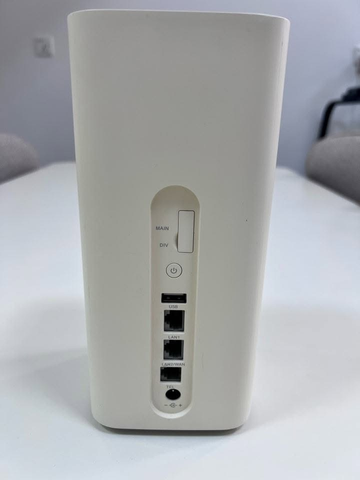 راوتر 4g Huawei b818 جوكر كل الشبكات نظيف جدا سعره 75 الف .واتساب ***********
