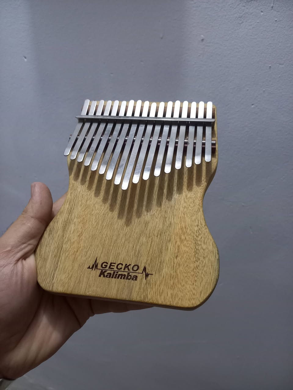 الة موسيقية اسمها كالمبا للبيع في بغداد بسعر مليون وبيها مجال والشراي الجاد الجاد حتى ب٢٥ الف ابيعلة ويدلل ***********
