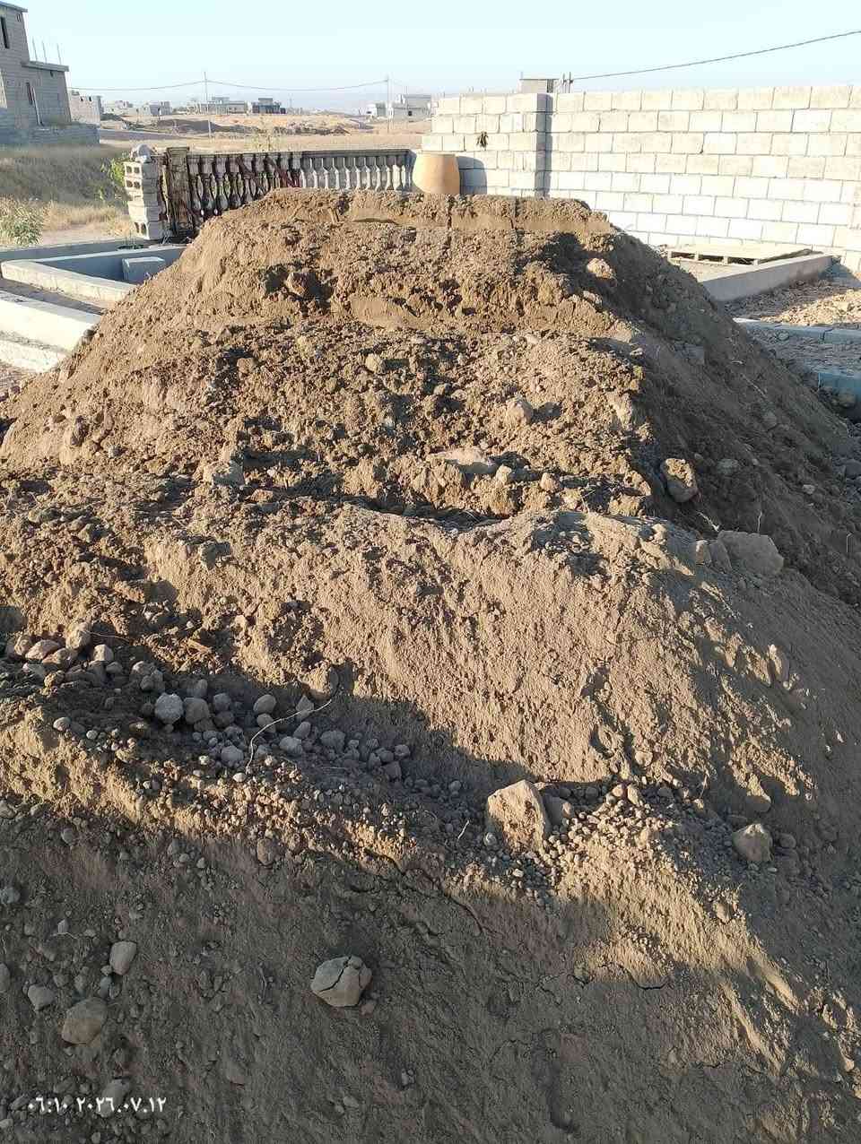 اسلام عليكم يوجد تربة زميجية درجة ولى مال حدائق لل تصال ***********
