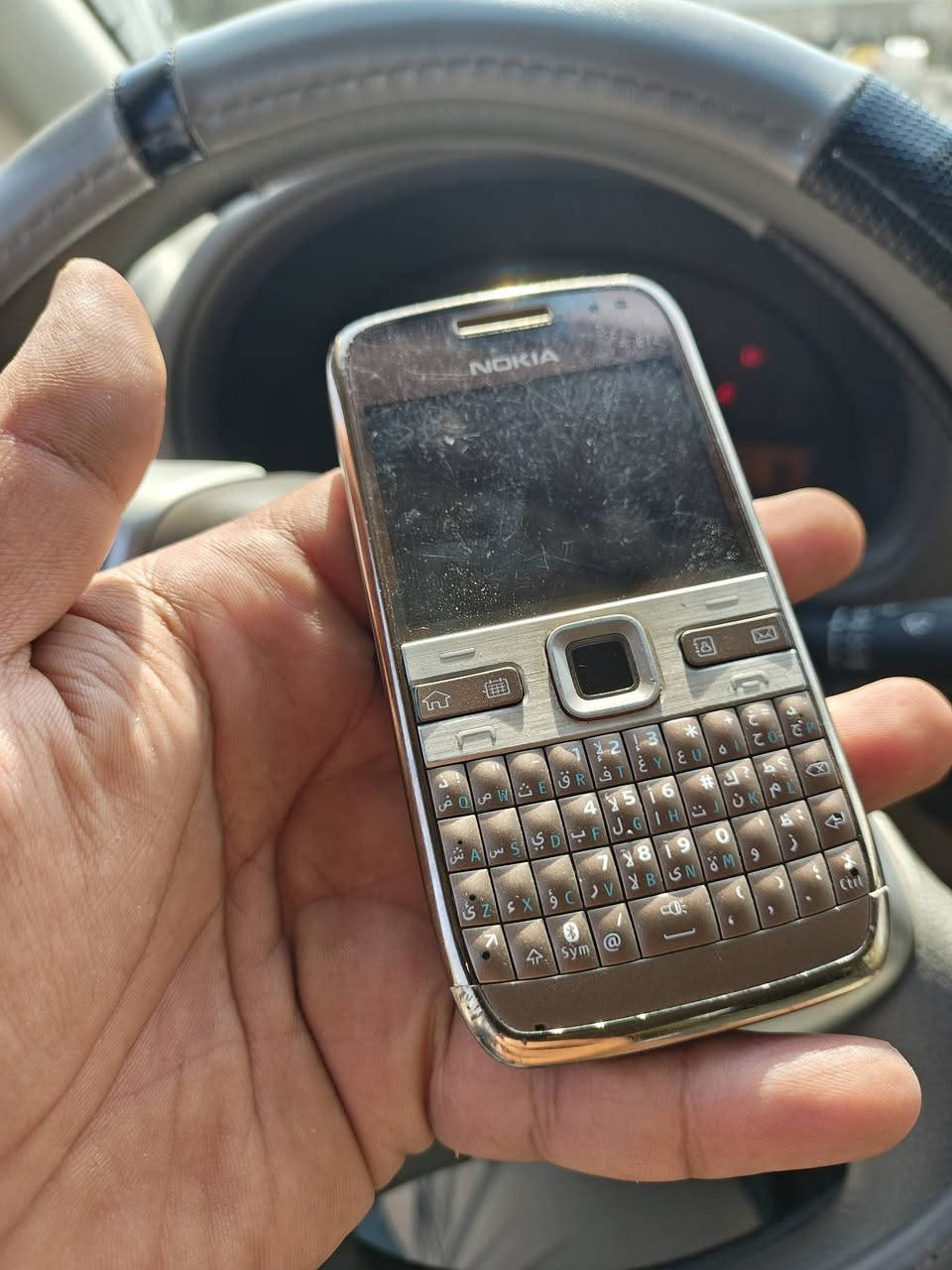 للبيع نوكيا E72 اصلي 
***********
