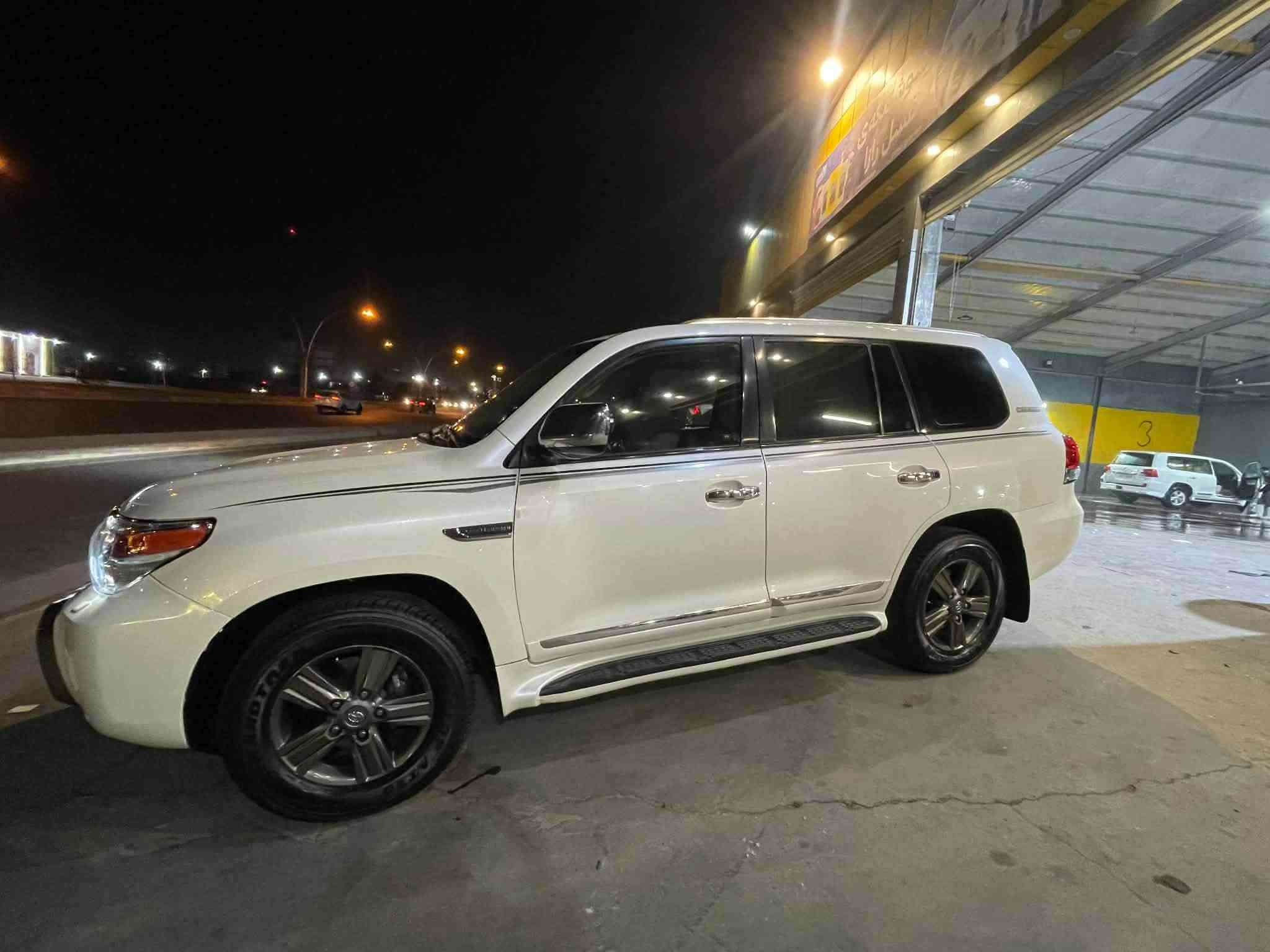 سلام‌علیکم ورحمةالله

لاندکروزر ۲۰۱۰ 
موا‌صفات في اكس ار VXR موا‌صفات لکزس

محرک ٨ سلندر

فول فول موا‌صفات کامل

سياره نضيفه جدا جاهزە رقم‌اربیل باسمی
 گیرمحرک تحویل کلشیء بشرط
مکان اربیل

مكلف بالنشڕ
رجائە للاستفسار اتصل برقم صاحب سياره
***********
هاتف فايبر واتساب
