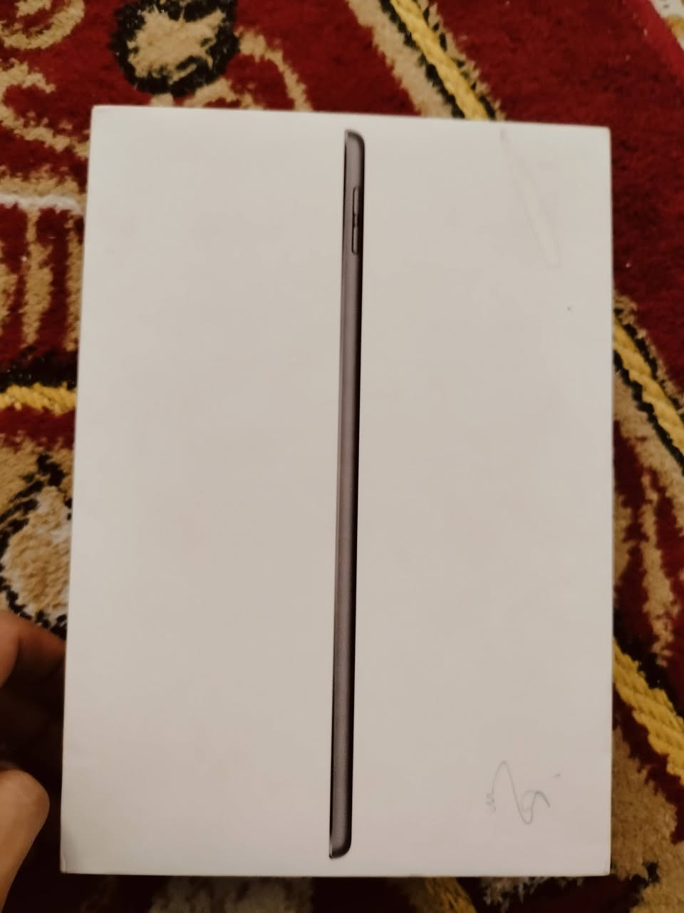 السلام عليكم ورحمة الله
ايباد تسعه فول نضيف ولا شخط بيه كارتونه وحافضه بس بدون شاحنه ذاكرةg 64    *********** مكانه بغداد اللطيفيه 

السعر 250قفل
