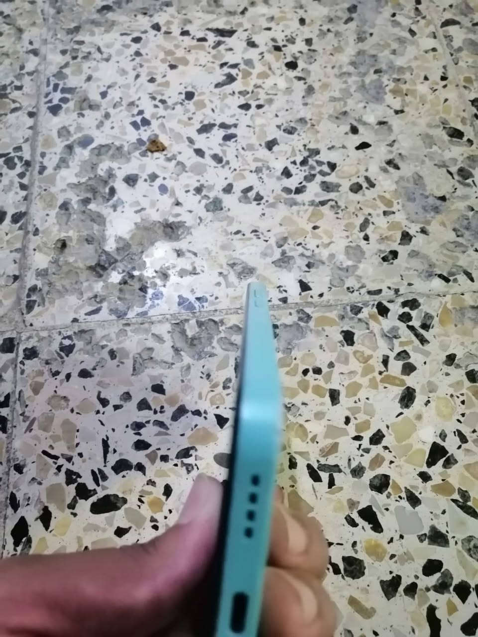 ريلمي C51 • شاشة مكسورة • كارتون موجود