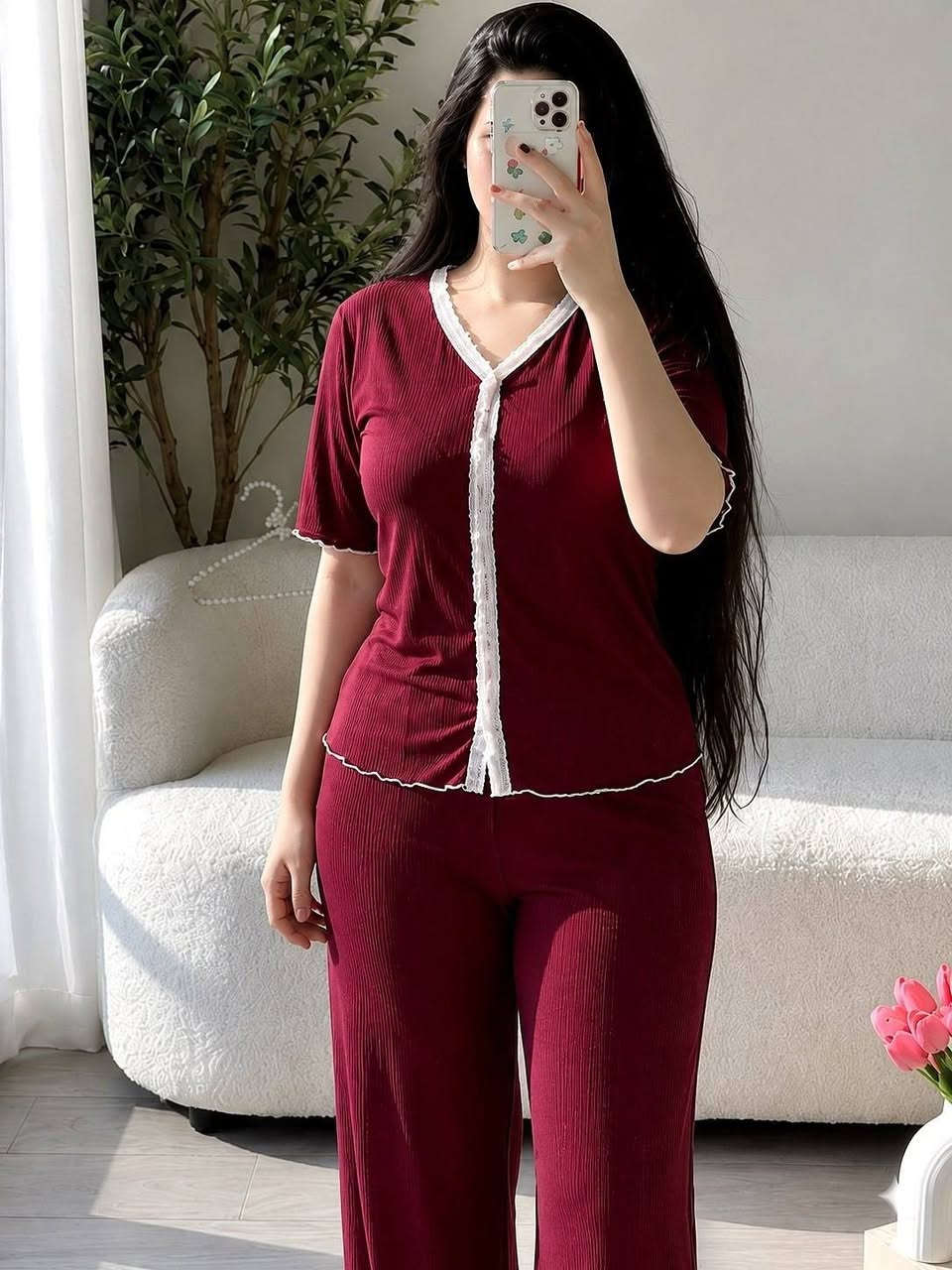 🇮🇶🔥 الجودة عنواننا دائماً 🔥🇮🇶
✨ تكرار 💃💃💃 تراك نسائي بناتي  سادة قطعتين — قمة الأناقة والراحة 😍 لوك ناعم وعصري بفصال أنيق يضيف لمسة أنوثة جذابة بكل تفاصيله 💕

🔹 نوع القماش:
ريب بوليستر تركي + قطن ليكرا
مطاط، مريح، وخفيف على الجسم
✨فصال مرتب وجودة عالية عالفحص✔️
✨ القياسات  L/XL /XXL ✔️
✨ يلبس من وزن ٥٠ الى وزن ٨٠ كيلو ✔️ 

 السعر 12 آلاف 🔥🔥 
🚘يوجد خدمة توصيل لجميع محافظات العراق ٤ الاف🚘

حجز عبر الواتساب ***********

للاستفسار عبر الخاص ماسنجر
