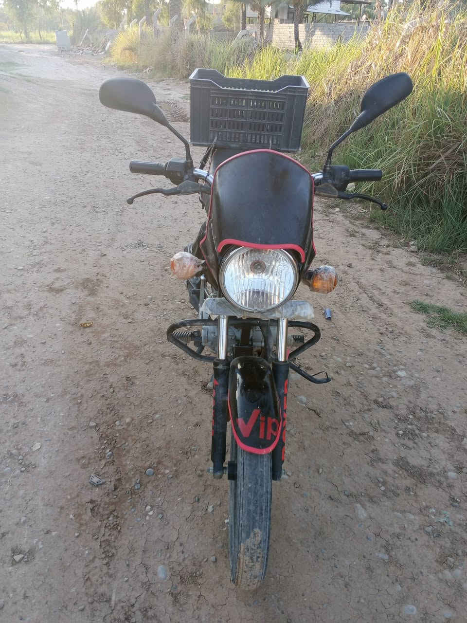 سلام عليكم شباب دراجه بوكسر موديل 21دراجه نضافه فول  ما ناقصه شي أوراق اصولي شرط الترقيم سعر1250مليون وربع وبيه مجال بسيط مكاني ديالى تقاطع دلي عباس رقم ***********@
