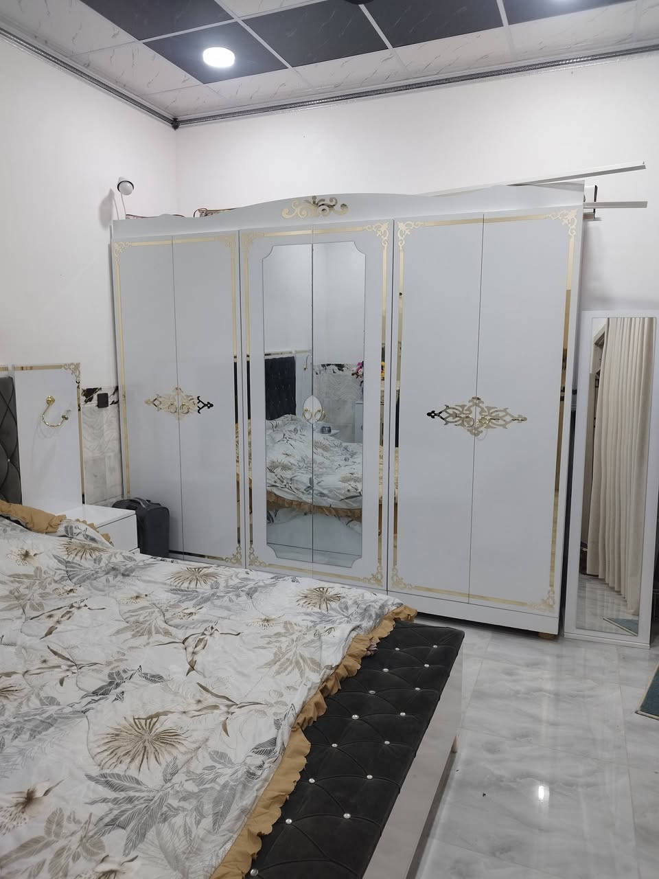 غرف نوم تركي اصلي للبيع السعر مليون وبيها مجال والرقم ***********
