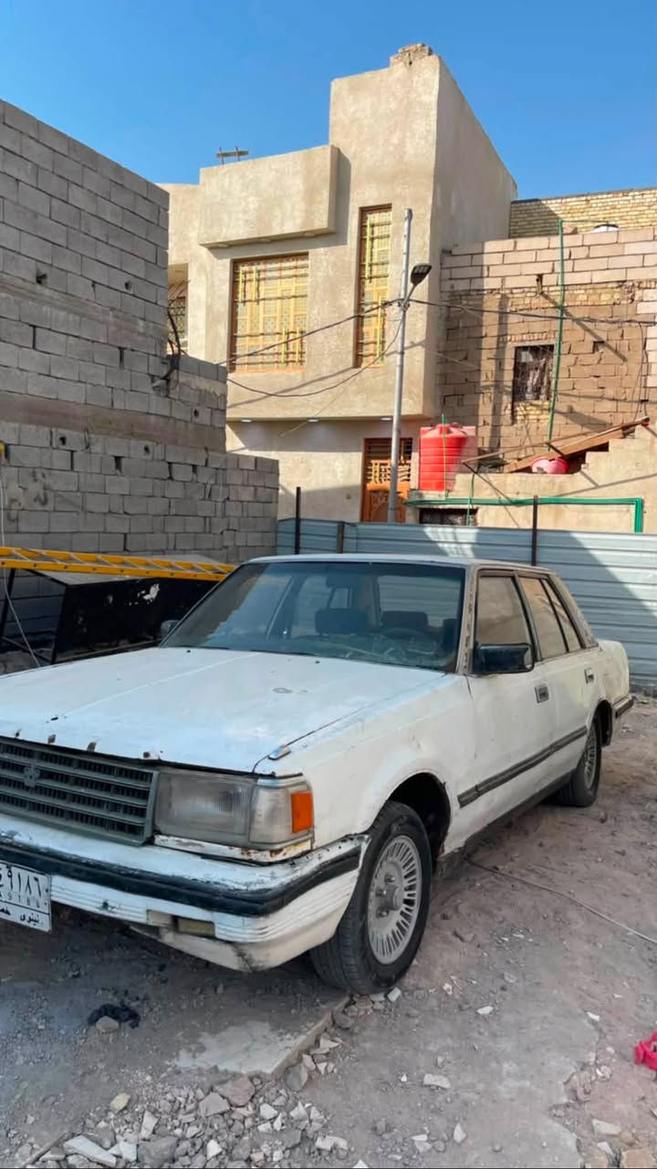 سوبر 1986 كير ومحرك بلادي اوتوماتيك رقم نينوى مشروع وطني راعيها ما اندله ابيعها اصوليه ميه بالميه مكينتها بيها دخنه تنقص دهن بس مو قويه مكانها البصره رقمي *********** السعر 15 وبيها مجال بسيط كلش
