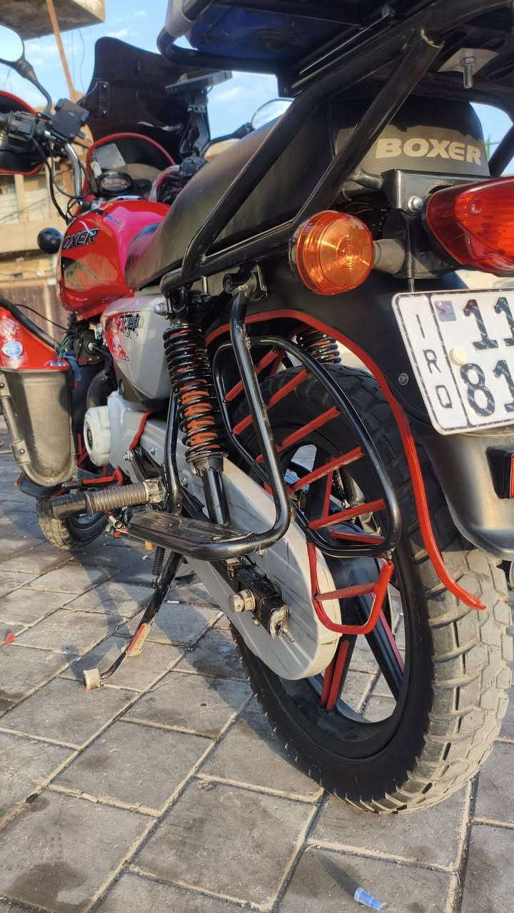بوكسر 23 بغداد دراجه نضيفه بيه خيط تبخير صارله يومين فقط من تكبس الهه ***********
سعرها 2350 مجال بيه
