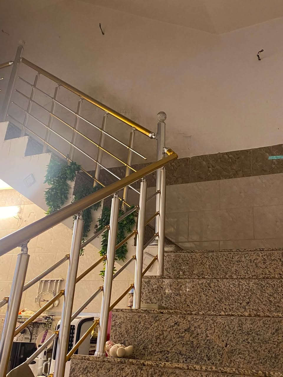 بيت للبيع ١٠٠ متر
🏠 للبيع دار سكني في بغداد الحرية
📍 الموقع: [الحرية الاولى ملحق البستان قرب العياده الشعبية محلة ٤١٨]

🏡 مساحة البناء: [١٠٠ ] متر واجهة ٥ متر 
نزال ٢٠ متر
عرض الفرع ١٣ متر

🏢 عدد الطوابق: [طابقين]

🛏️ عدد الغرف: [٣ وصالة وطبخ حولي كبير  ٣ صحيات وسطحين ]

📄 نوع السند: [طابو صرف]

الدار بحالة [جيدة] ومناسبة للسكن.وسعره مناسب بسبب بيع مستعجل

ملاحظة:[قرب المولد]

📞 للتفاصيل والتواصل صاحب الدار: [***********]

أو مراسلة خاص.
