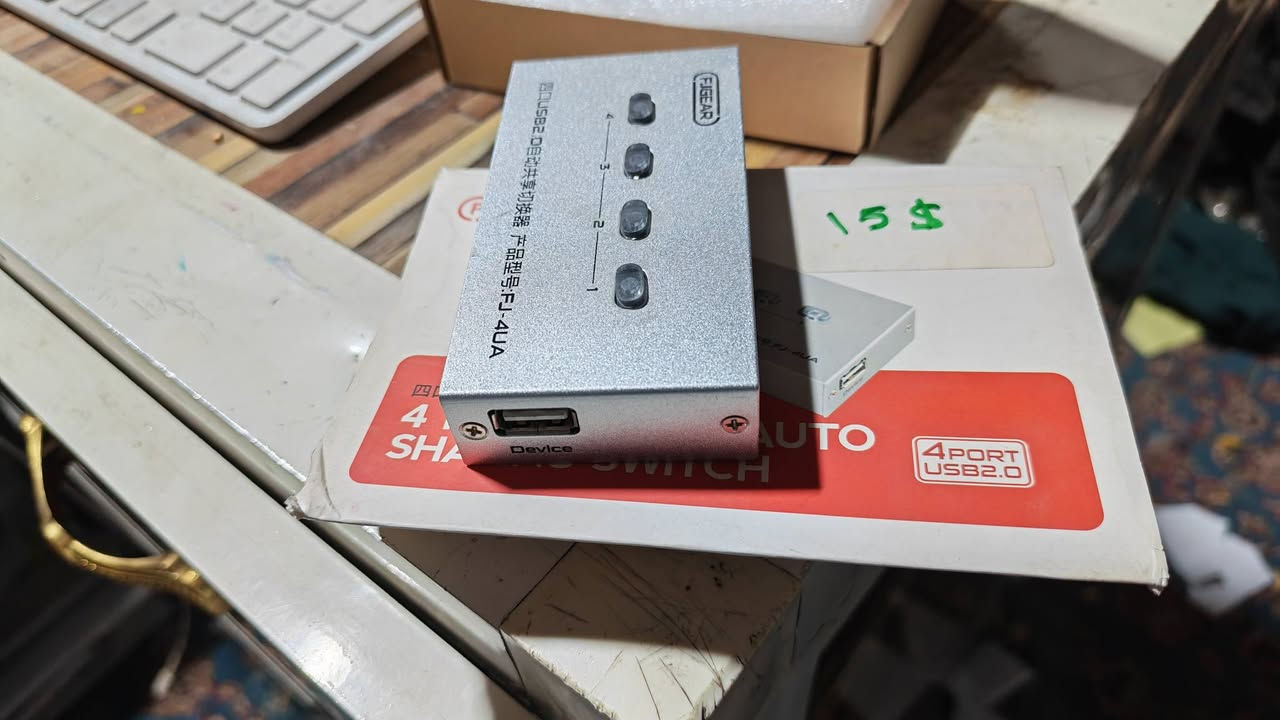 موزع طابعات • ٤ طابعات • منفذ USB