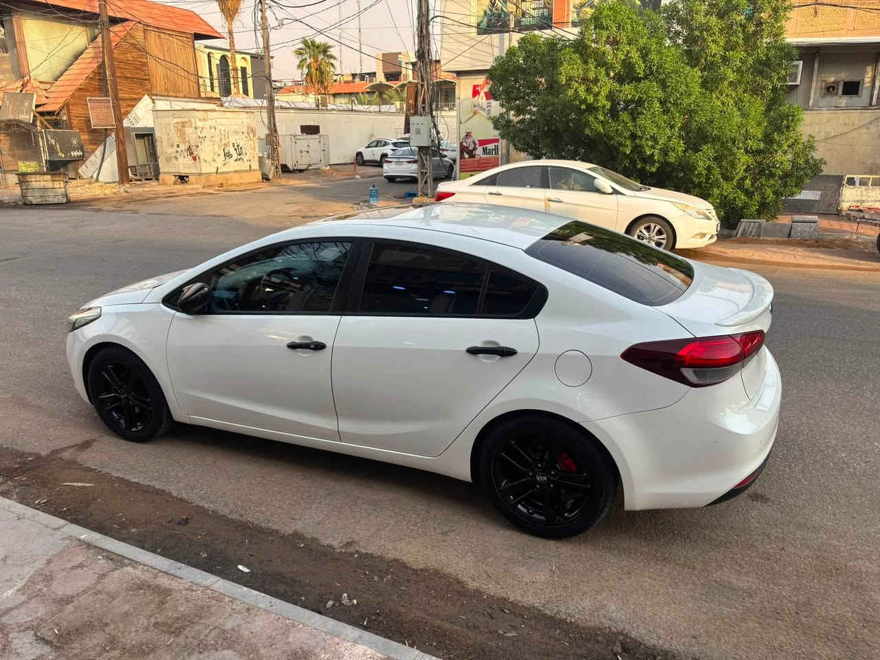 سلام عليكم
سيراتو 2017 vib فول الفول 
كفاله عامه بيها تكحيلات اثر شخوط بسيطات كلش كلش 
محرك 2000
حساس امامي 
نقاط عمياء
حساس خلفي
رادار خلفي 
بصمه 
فتحه 
ثلاجه
ستيرن تدفئه
قطعتين تبريد 
لد امامي 
لد خلفي 
مري شفط
سستم صوت كلش نقي وقوي 
تبريد بيانو
كشنات جلد 
كشن سائق كهرباء وخزن ميموري 
حداديه  تخم تاير جديد تبريد مكينه مكفولات شرط الفحص 
ويل كب 17 (صابغه حراري وكلير درجه اوله واذا تريد ترجعه بلادي بس تجلي )
شاش ام الكامره 
تراكشن مود ( نورمال . ايكو . سبورت ) 
كشنات امامي تدفئه تبريد
كشنات خلفي تدفئه
جنطه ذكيه افتتاح عند التقرب
ترحيب عند الاقتراب للسياره 
السعر 158 ورقه
فيس ما متواجد 
*********** واتساب وخط
عنواني نجف كوفه حي كنده
