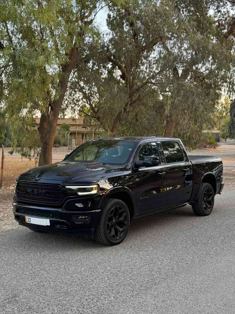 رام 1500 • لمتد بلاك • HEMI 5.7