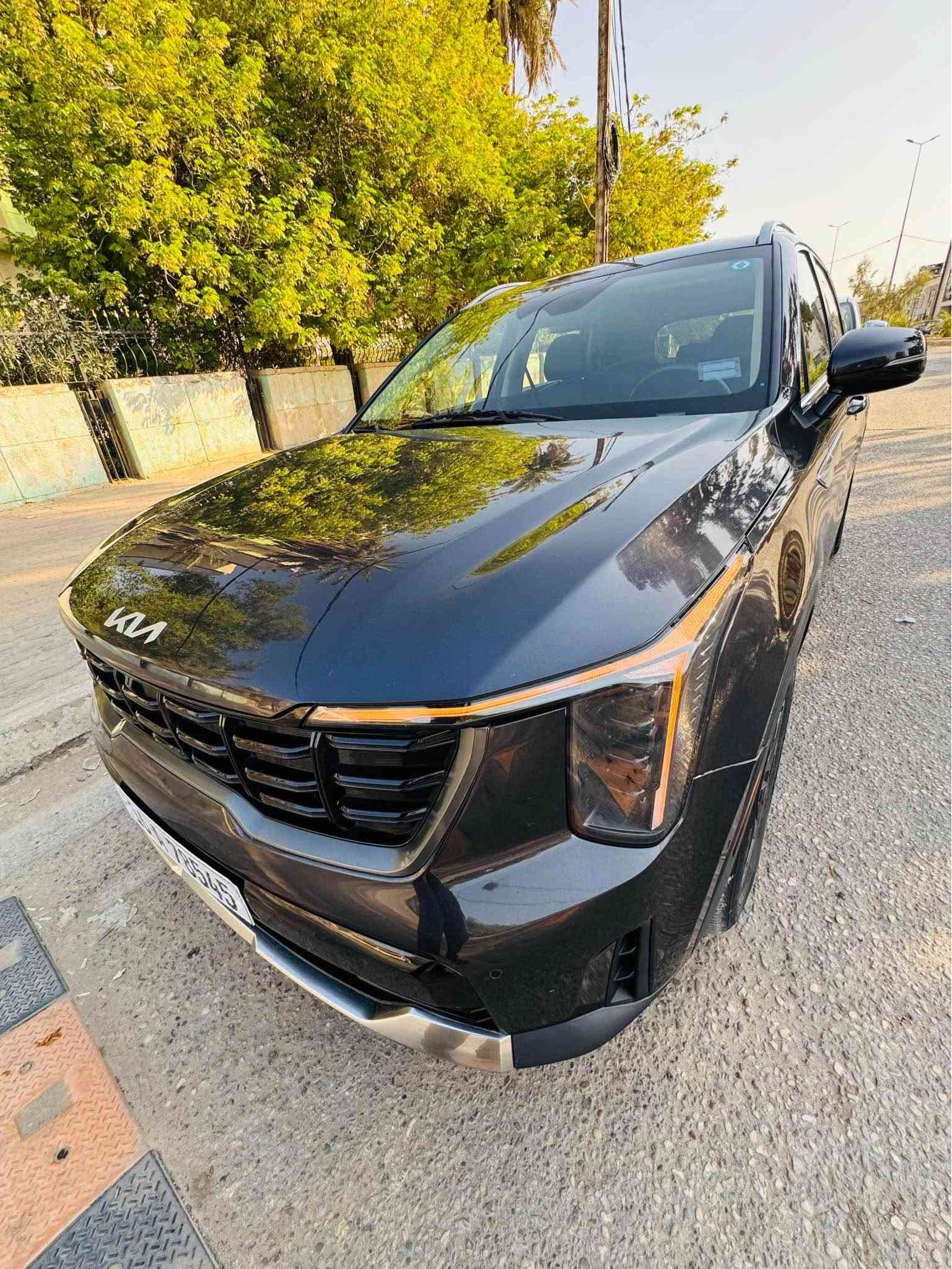 السلام عليكم 
سورنتو موديل ٢٠٢٥ للبيع فقط بيع مستعجل
مرقم شهداء قادسيه 
وارد امريكي 
ماشيه ٢٩ الف 
فول ماعدا البانوراما
٧ راكب 
مابيهه نقص برغي 
حساس امامي خلفي
كشنات جلد 
مودات قياده 
حادثهه جاملغ مبدل نفس اللون 
وحافه الباب وحافه البنيد 
السعر ١٩٨ وبيهه مجال بسيط 
رقمي *********** ديوانية, القادسية
