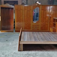 النجف حي العسكري • غرفة ٥ أبواب • مجددة بالكامل