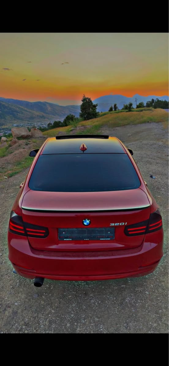 320i 2016
بێ بۆیاخ 
بێ دەعم 
بەس كلێری ئەوروپای هەیە
٤ پستۆنی تۆربۆی نۆزل كورتە
96و مەجال
***********
ڤایبەرو وەتسئاپ أربيل, العراق
