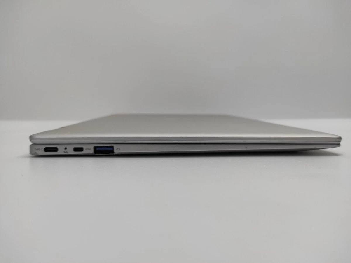 عندي لابتوب TrekStor Primebook C13B

ذاكرة الوصول العشوائي (RAM): بسعة 4 جيجابايت من نوع DDR3.

التخزين الداخلي: بسعة 64 جيجابايت من نوع eMMC السريع نسبياً مقارنة بالقرص الصلب العادي. 

الشاشة: قياس 13.3 بوصة بدقة Full HD (1920x1080) تعمل باللمس وتدعم 10 نقاط لمس متعددة، وتأتي بلوحة IPS لزوايا رؤية واضحة وألوان جيدة.

سعرة 120 الف قفل مناسب للالعاب والدراسة 

للتواصل والاستفسار 
***********
