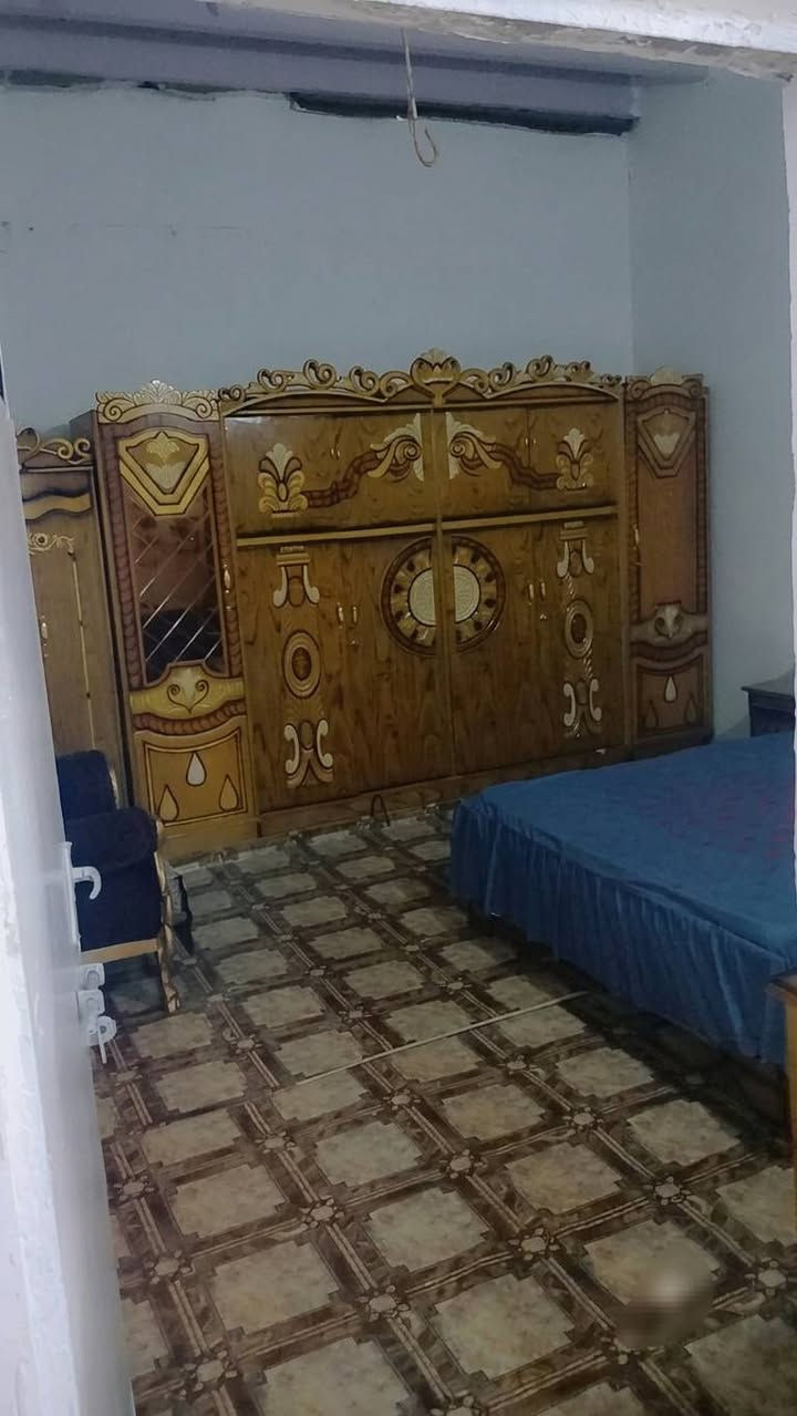 السلام عليكم بيت تجاوز للبيع بزعفرانيه قرب جامع الصدرين السعر  12 وبي مجال بسيط للتواصل على هذا الرقم ***********
@إشارة
